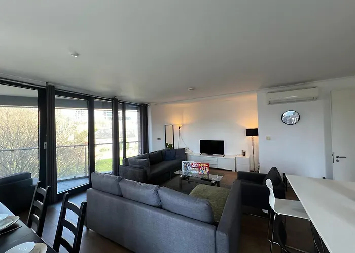 Sleek 3-Bedroom Flat With Lift & Wi-Fi In Southwark, Borough Near The Shard