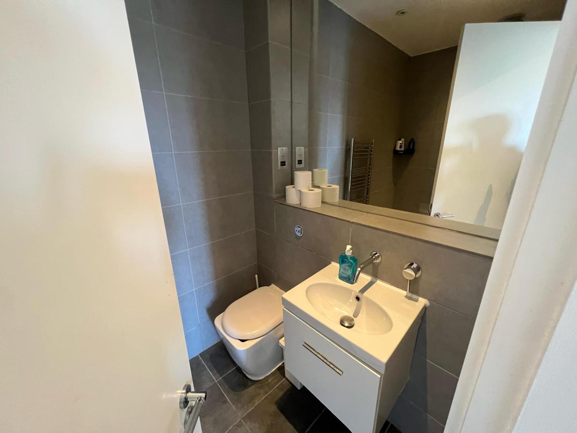 Appartamento Sleek 3-bedroom Flat With Lift & Wi-fi In Southwark, Borough Near The Shard *