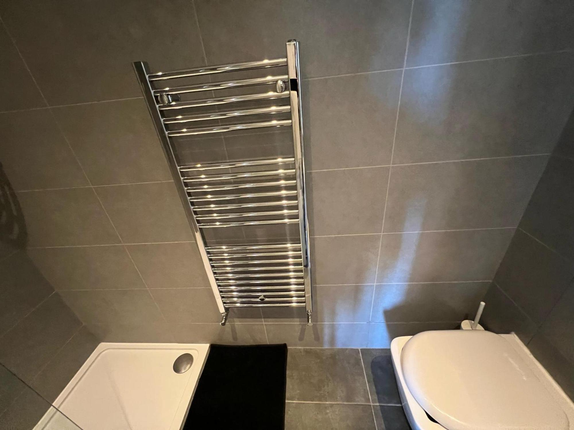 Sleek 3-bedroom Flat With Lift & Wi-fi In Southwark, Borough Near The Shard Appartamento Londra