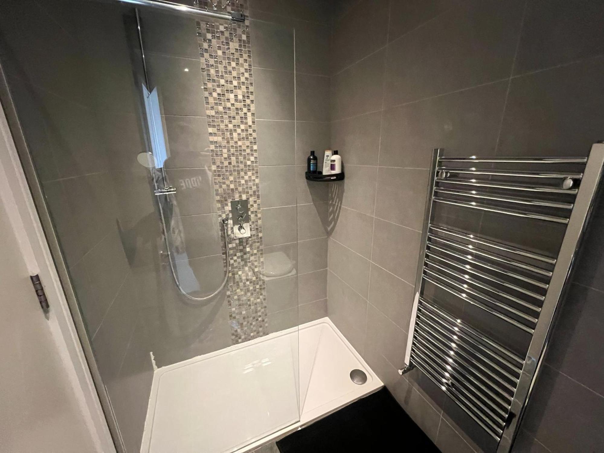 Appartamento Sleek 3-bedroom Flat With Lift & Wi-fi In Southwark, Borough Near The Shard Londra