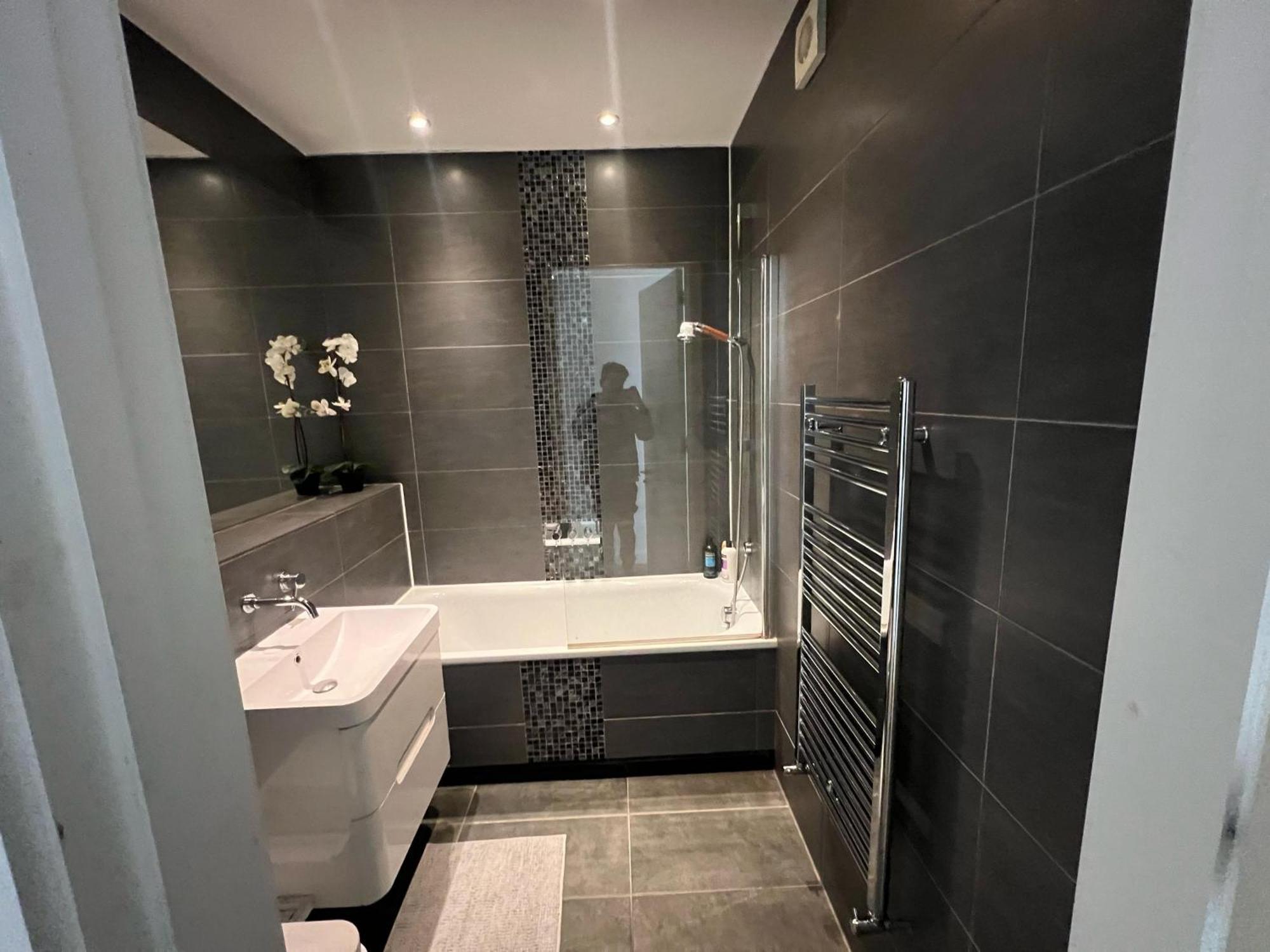 Sleek 3-bedroom Flat With Lift & Wi-fi In Southwark, Borough Near The Shard * Londra
