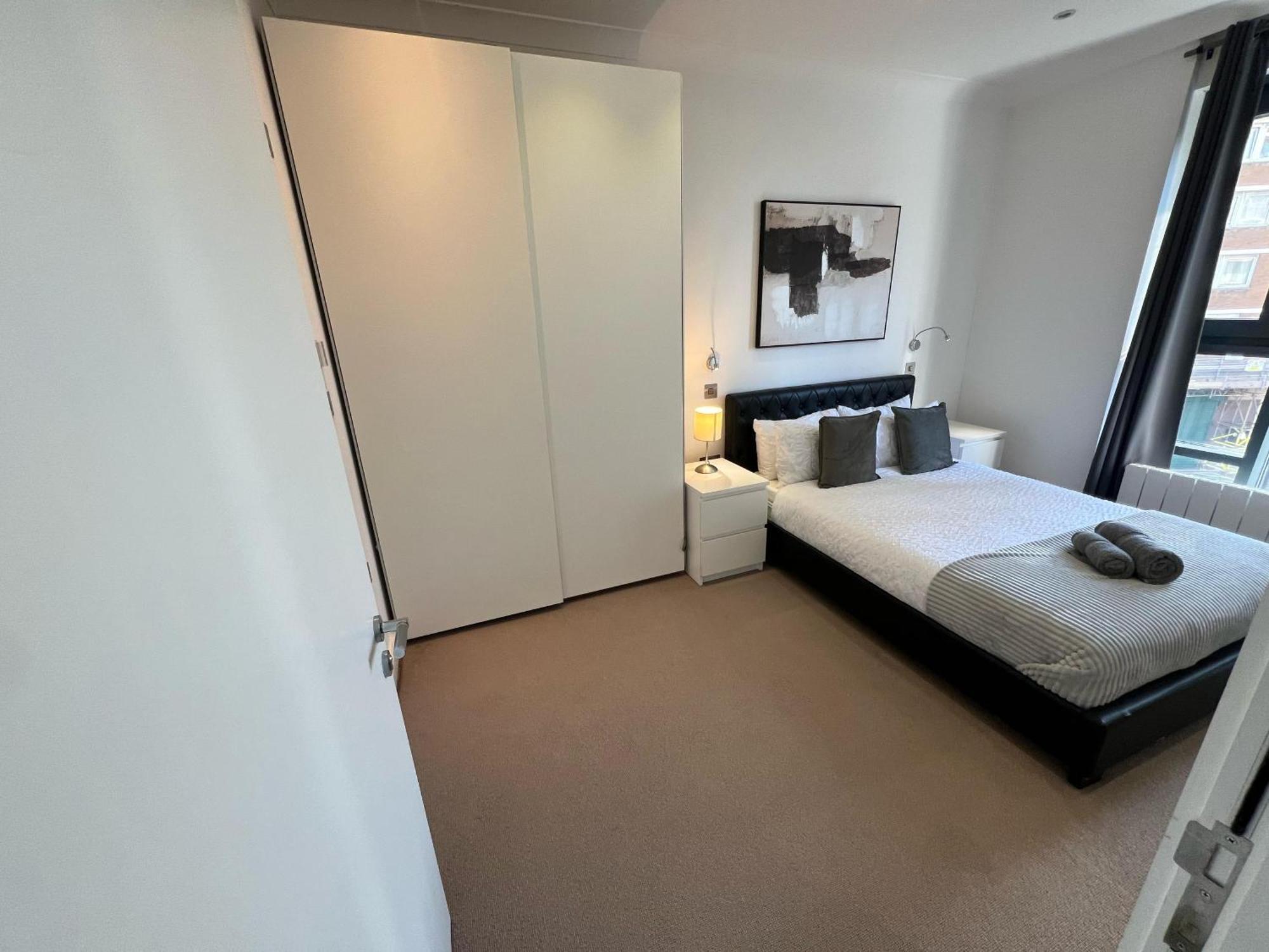 Sleek 3-bedroom Flat With Lift & Wi-fi In Southwark, Borough Near The Shard Appartamento