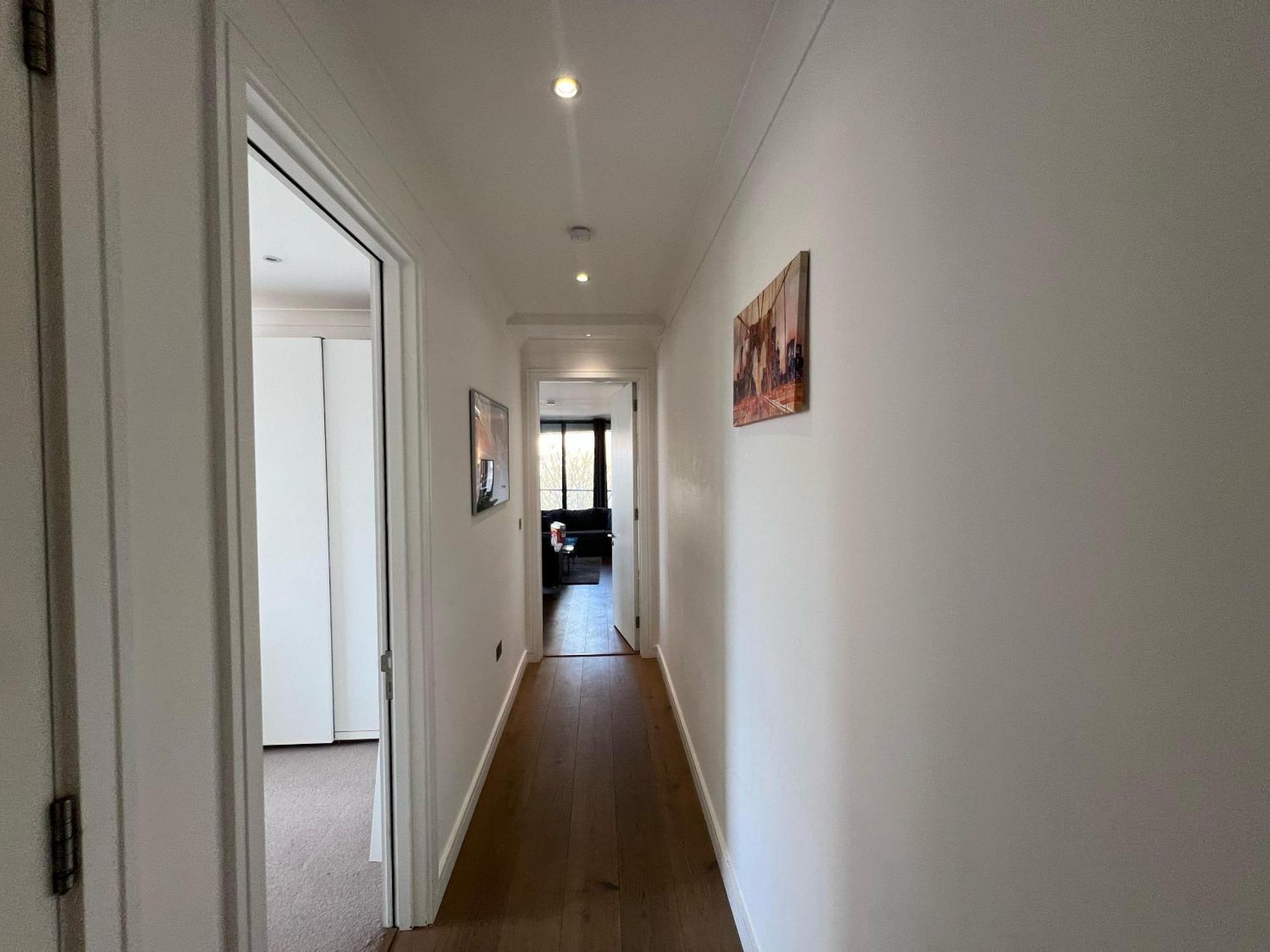 Sleek 3-bedroom Flat With Lift & Wi-fi In Southwark, Borough Near The Shard Appartamento