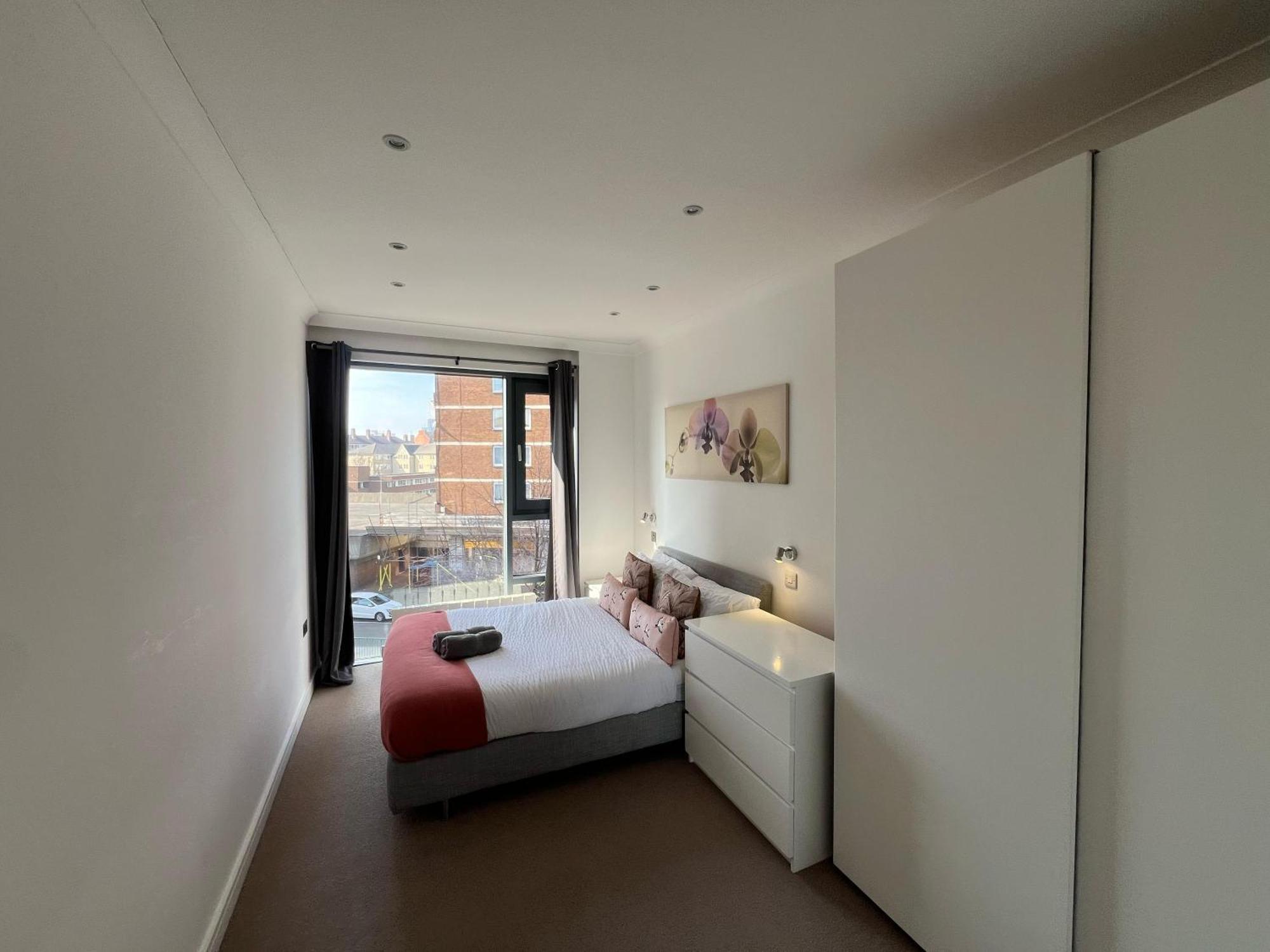 Sleek 3-bedroom Flat With Lift & Wi-fi In Southwark, Borough Near The Shard Appartamento Londra