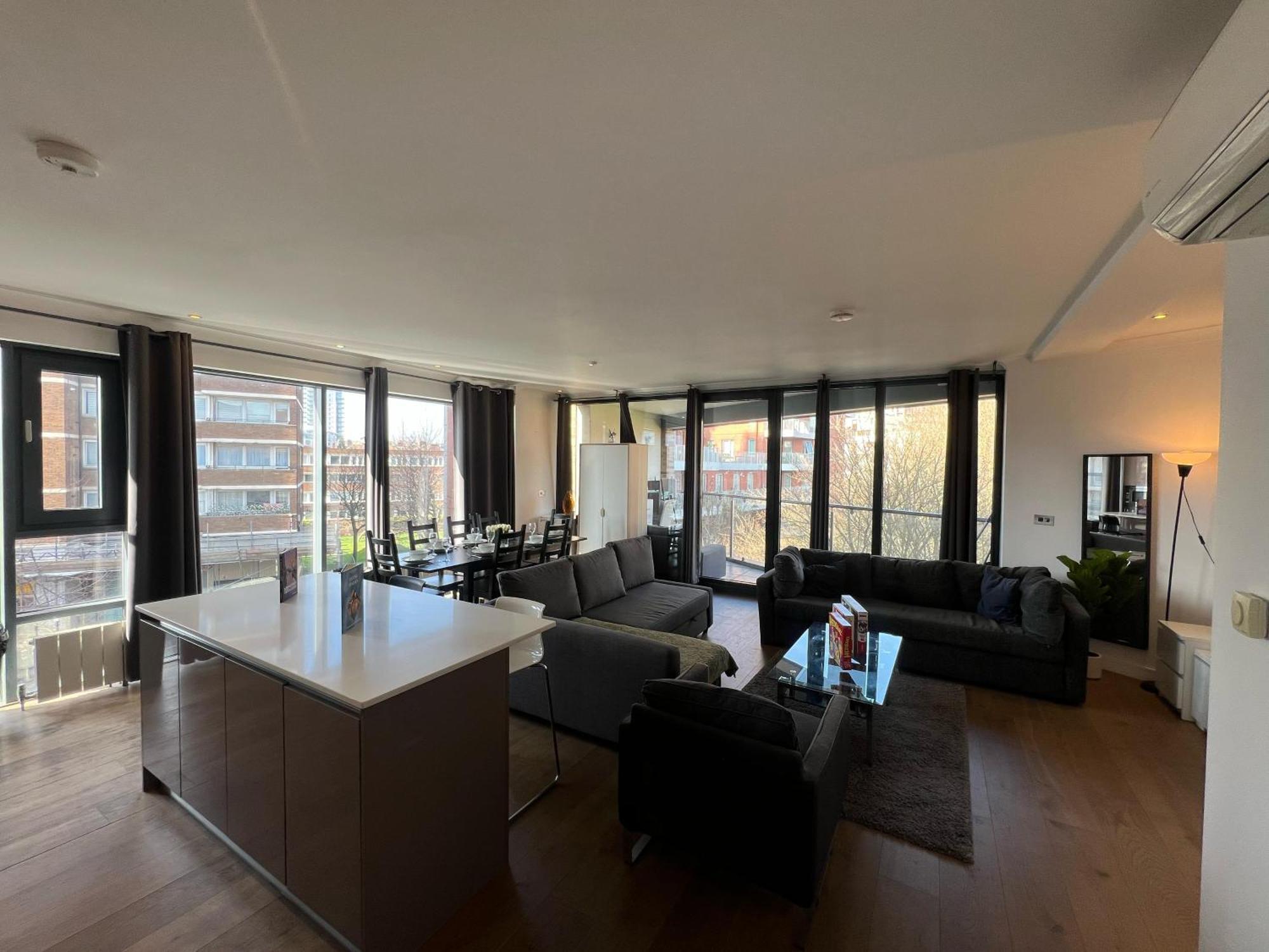 Appartamento Sleek 3-bedroom Flat With Lift & Wi-fi In Southwark, Borough Near The Shard Londra